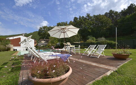 Villa San Lorenzo: Propiedad, Patio Interior, Yarda, Bienes Raíces, Casa, Cabaña, Casa, Jardín, Paisajismo, Edificio