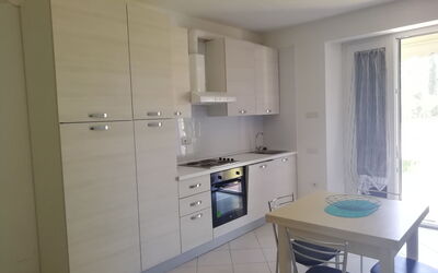 Bilocale 1: Propiedad, Habitación, Mueble, Edificio, Diseño De Interiores, Casa, Gabinetes, Cocina, Bienes Raíces, Suelo