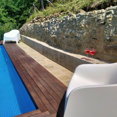Villa Fusai: Piscina, Propiedad, Pared, Ocio, Diseño, Mueble Para Exteriores, Sunlounger, Mueble, Madera, Cubierta