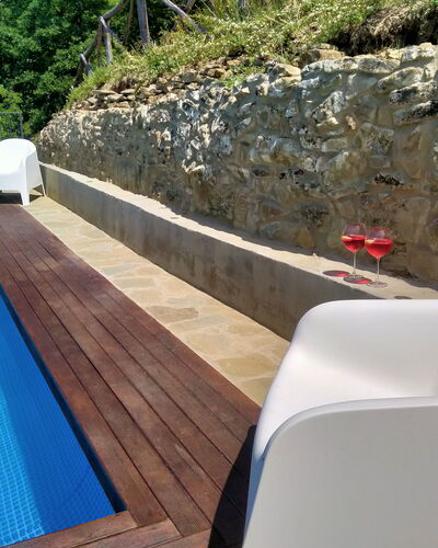Villa Fusai: Piscina, Propiedad, Pared, Ocio, Diseño, Mueble Para Exteriores, Sunlounger, Mueble, Madera, Cubierta
