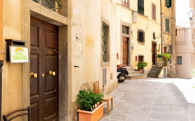 Casa Dreosti B&b: Propiedad, Barrio, Edificio, Calle, By, Amarillo, Callejón, Arquitectura, Casa, Infraestructura