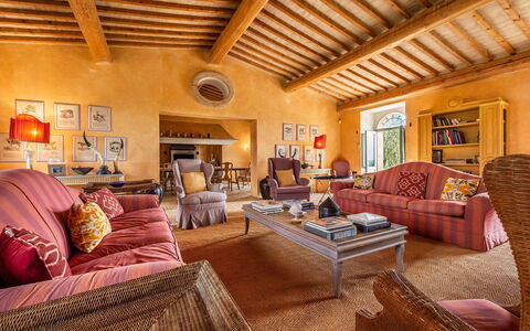 Lavacchio 14: Mueble, Sofá, Mesa, Madera, Diseño De Interiores, Marco, Suelo, Sala, Comodidad, Piso