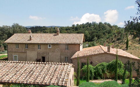 Lavacchio 14: Nube, Cielo, Edificio, Planta, Árbol, Paisaje Natural, Casa, El Terreno Del Lote, Cabaña, Cubrir Con Paja