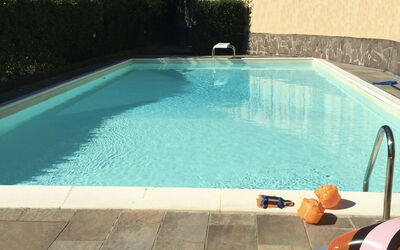 Villa Vigna: Piscina, Propiedad, Loseta, Ocio, Azur, Bienes Raíces, Casa, Suelo, Rectángulo, Casa