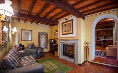 La Boutique del Cardinale: Habitación, Propiedad, Edificio, Techo, Sala, Diseño De Interiores, Haz, Casa, Mueble, Bienes Raíces