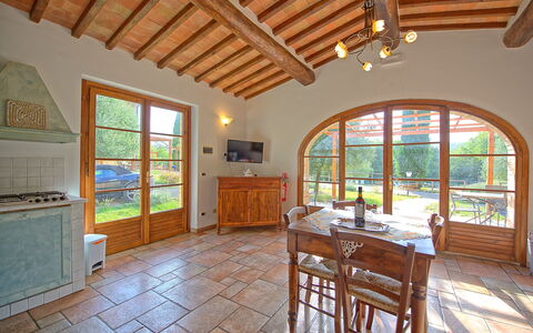 Borgo Mulignone: Propiedad, Edificio, Habitación, Techo, Bienes Raíces, Casa, Casa, Mueble, Haz, Inmuebles