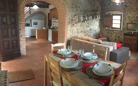 Villa Martina: Habitación, Propiedad, Diseño De Interiores, Edificio, Mueble, Arquitectura, Casa, Suelo, Inmuebles