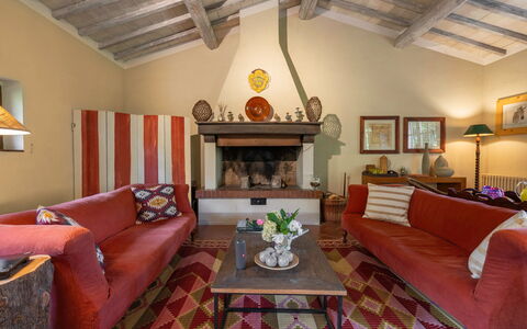 Casa Dell'ambasciatore: Mueble, Diseño De Interiores, Piso, Sofá, Pared, Madera, Suelo, Sala, Techo, Habitación