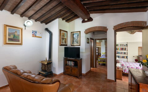 Villa Il Cipresso: Marco, Propiedad, Madera, Diseño De Interiores, Planta De Casa, Arquitectura, Piso, Suelo, Sala, Manchas De Madera