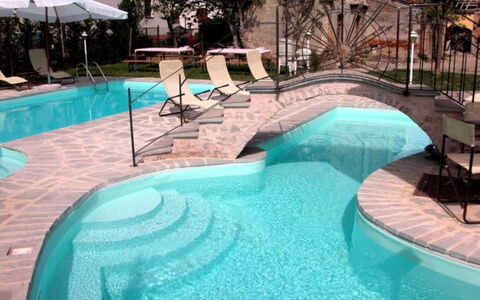 Monastery Guest House: Agua, Planta, Piscina, Azur, Árbol, Mueble Para Exteriores, Agua, Ocio, Material Compuesto, Recreación