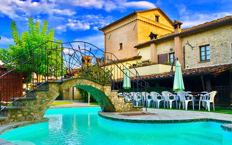 Monastery Guest House: Nube, Agua, Cielo, Propiedad, Edificio, Planta, Ventana, Azul, Azur, Verde