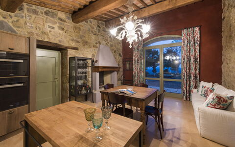 Sequerciani: Propiedad, Habitación, Edificio, Mueble, Diseño De Interiores, Bienes Raíces, Techo, Comedor, Suelo, Casa