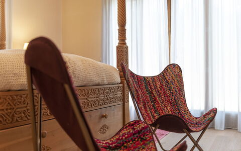 Sequerciani: Habitación, Cortina, Mueble, Silla, Diseño De Interiores, Tratamiento De La Ventana, Casa, Suite, Cubiertas De Ventanas, Sala