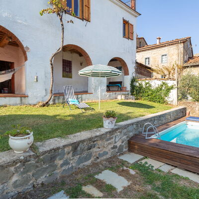 Casa Alice: Propiedad, Edificio, Casa, Bienes Raíces, Piscina, Barrio Residencial, Villa, Inmuebles, Hacienda, Patio Interior