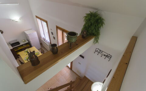 Calanchi Apartments: Propiedad, Habitación, Casa, Diseño De Interiores, Bienes Raíces, Mueble, Edificio, Suelo, Planta De Casa, Escalera