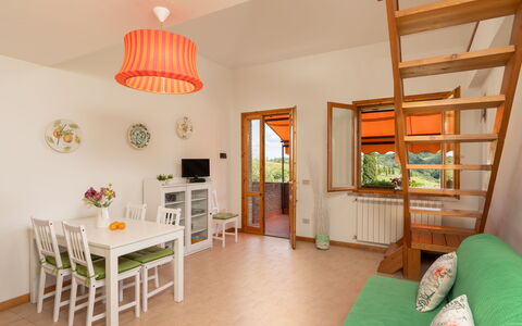 Calanchi Apartments: Diseño De Interiores, Mueble, Madera, Piso, Suelo, Techo, Habitación, Manchas De Madera, Silla, Sala