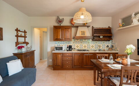 Calanchi Apartments: Mueble, Diseño De Interiores, Madera, Piso, Gabinetes, Techo, Suelo, Habitación, Encendiendo, Cocina