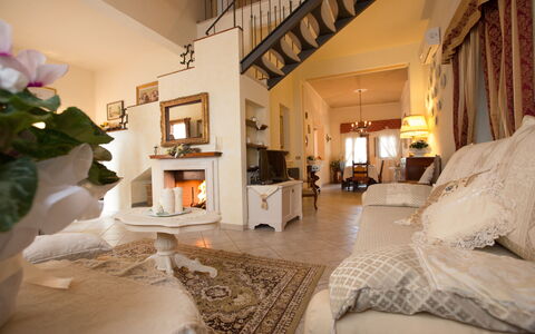 Villa Manuela: Propiedad, Habitación, Diseño De Interiores, Edificio, Mueble, Casa, Sala, Habitación, Bienes Raíces, Casa