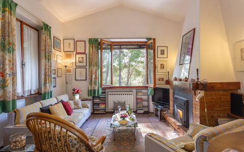 Villa Campiglia: Habitación, Propiedad, Sala, Mueble, Diseño De Interiores, Edificio, Casa, Casa, Bienes Raíces, Techo