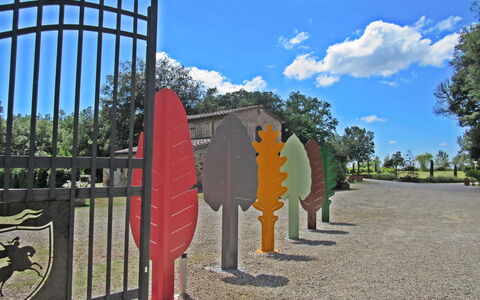 La Rimessa: Espacio Publico, Hierro, Asentamientos Humanos, Árbol, Hoja, Cerca, Patio De Recreo, Ciudad, Arquitectura, Metal