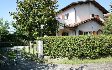 Villa Del Forte: Propiedad, Casa, Bienes Raíces, Casa, Edificio, Cabaña, Árbol, Villa, El Terreno Del Lote, Área Rural