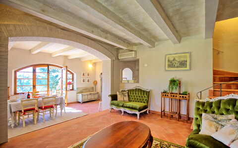 Casa Fioraie: Habitación, Edificio, Propiedad, Diseño De Interiores, Techo, Sala, Mueble, Bienes Raíces, Casa, Suelo