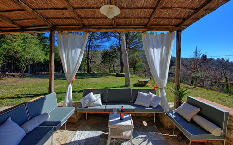 Casa Fioraie: Propiedad, Casa, Habitación, Edificio, Bienes Raíces, Casa, Diseño De Interiores, Mueble, Árbol, Sombra