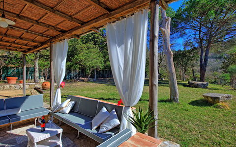 Casa Fioraie: Propiedad, Bienes Raíces, Habitación, Casa, Edificio, Casa, Árbol, Porche, Cabaña, Patio