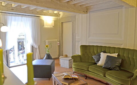 Appartamento Tommasi Fierli: Sala, Habitación, Propiedad, Mueble, Diseño De Interiores, Edificio, Amarillo, Techo, Casa, Pared