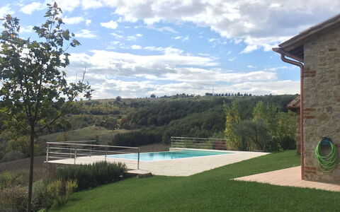 Casale De Conti: Propiedad, Hierba, El Terreno Del Lote, Paisaje Natural, Césped, Complejo Deportivo, Cielo, Casa, Bienes Raíces, Casa