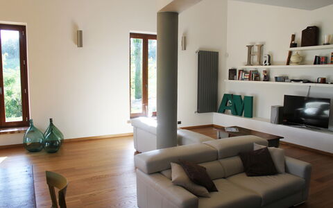 Casale De Conti: Sala, Mueble, Habitación, Propiedad, Diseño De Interiores, Edificio, Casa, Sofá, Suelo, Mesa De Café