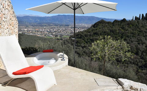 Villetta Farfallina: Propiedad, Mueble, Paraguas, Mesa, Accesorio De Moda, Casa, Sombra, Habitación, Arquitectura, Bienes Raíces