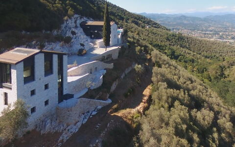 Villetta Farfallina: Propiedad, Fenómeno Geológico, Hill Station, Fotografía Aérea, Montaña, Casa, Arquitectura, Pueblo, Fotografía, Edificio