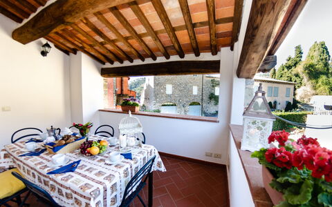 Orto Degli Olivi Proprietà: Propiedad, Edificio, Habitación, Casa, Bienes Raíces, Mueble, Porche, Casa, Diseño De Interiores, Mesa