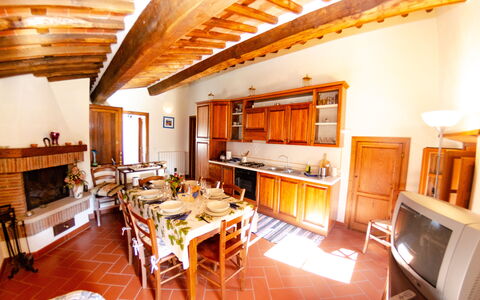 Orto Degli Olivi Proprietà: Propiedad, Habitación, Edificio, Diseño De Interiores, Casa, Mueble, Haz, Bienes Raíces, Sala, Desván