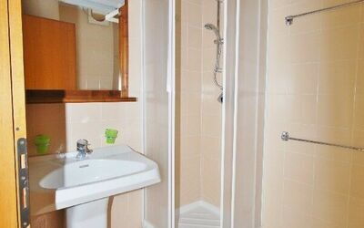 residence-leopardi-marina-di-pietrasanta-apartment-bathroom