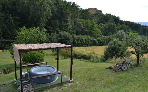 Agriturismo Il Giaggiolo without Pool: Propiedad, Hierba, Paisaje, El Terreno Del Lote, Yarda, Área Rural, Patio Interior, Bienes Raíces, Hill Station, Ocio
