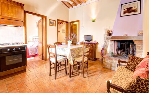 Casale Valdichiana: Propiedad, Habitación, Edificio, Mueble, Diseño De Interiores, Suelo, Bienes Raíces, Casa, Casa, Sala