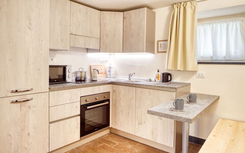 Portovecchio Apartments - Levanto: Madera, Diseño De Interiores, Mueble, Gabinetes, Cocina, Casa, Mostrador, Aparato De Cocina, Electrodoméstico, Habitación