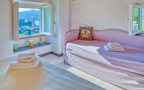 Il Frantoio Del Mesco - Levanto: Madera, Encendiendo, Habitación, Diseño De Interiores, Cama, Propiedad, Textil, Pared, Lecho, Habitación