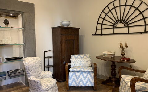 Casa Annateresa: Habitación, Mueble, Diseño De Interiores, Propiedad, Mesa, Pared, Arquitectura, Suelo, Arco, Edificio