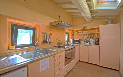 Villa Banditaccia: Mostrador, Propiedad, Habitación, Gabinetes, Cocina, Mueble, Edificio, Techo, Bienes Raíces, Casa