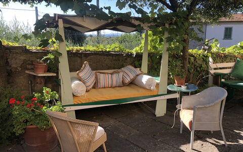 Villa Toppani Del Sodo: Patio Interior, Mesa Al Aire Libre, Patio, Propiedad, Yarda, Mueble, Mueble Para Exteriores, Mesa, Paisajismo, Jardín