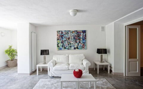 Villa Sole: Sofá, Propiedad, Mueble, Planta, Mesa, Madera, Comodidad, Sala, Diseño De Interiores, Planta De Casa