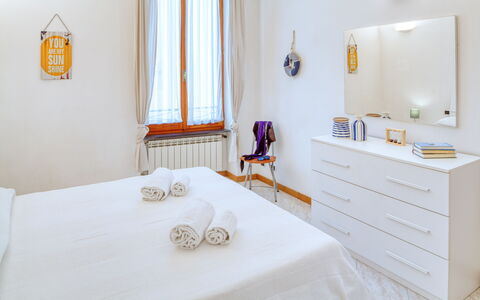 Luigina - Levanto: Habitación, Diseño De Interiores, Textil, Cajonera, Cajón, Pared, Linos, Casa, Diseño De Interiores, Gabinetes