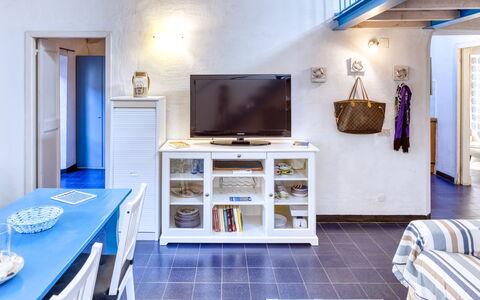 Appartamento Ivana - Levanto: Madera, Habitación, Diseño De Interiores, Propiedad, Suelo, Pared, Piso, Casa, Mueble