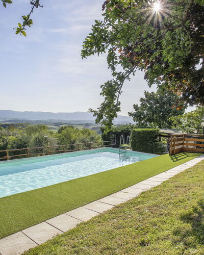 Castelfranco di Sopra 649: Piscina, El Terreno Del Lote, Jardín, Sombra, Ocio, Paisajismo, Césped, Eco Hotel, Patio Interior, Yarda