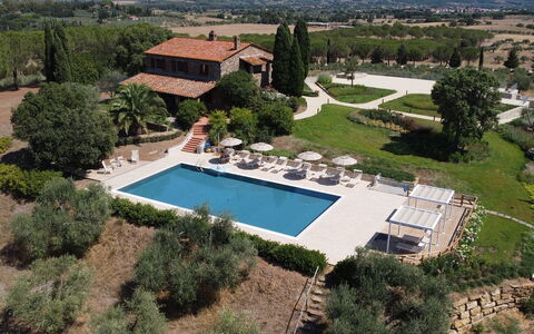 Campo Valerio: Agua, Propiedad, Edificio, Planta, Azur, Árbol, Botánica, Piscina, Ocio, Barrio Residencial