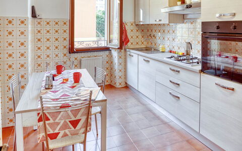 Nina Home - Levanto: Grifo, Gabinetes, Mueble, Lavabo, Mostrador, Edificio, Cajón, Arreglo De Tubería, Cocina, Diseño De Interiores