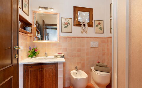 Villa Elisa: Lavabo Del Baño, Arreglo De Tubería, Baño, Lavabo, Piso, Diseño De Interiores, Suelo, Grifo, Plomería, Baño